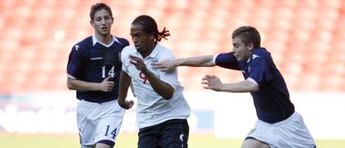 Nathan Delfouneso